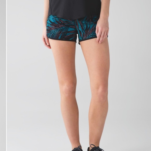 Lululemon Speed Short Palm Lace Tofino Teal Multi / Black size 4 - Picture 4 of 9